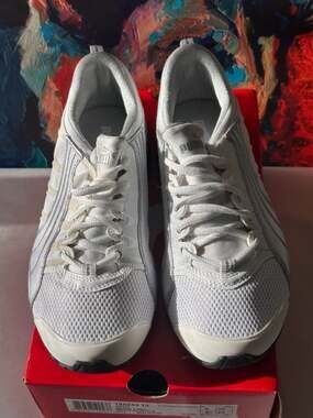 Puma Voltaic 2 Women's Sneakers White Silver Metallic Size 8.5